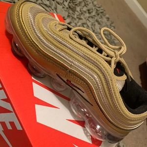 Gold Air Vapormax 97’ size 6.5 youth